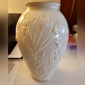 8" Lenox Ivory Vase with gold Rims